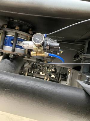 洗井液罐車 29立方罐式運(yùn)輸車 普貨鋼襯塑凈水劑罐車制造工廠